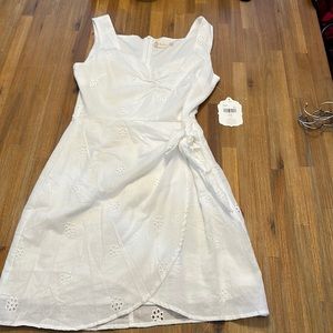 Alter’d State small white wrap dress w/tags never worn.